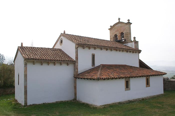 Iglesia San Salvador de Fuentes